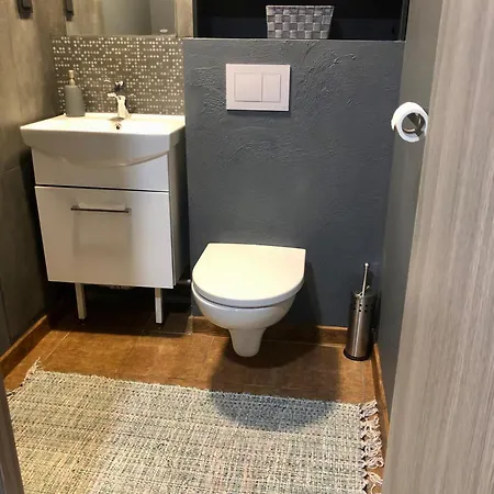 Happy House A Grey 아파트